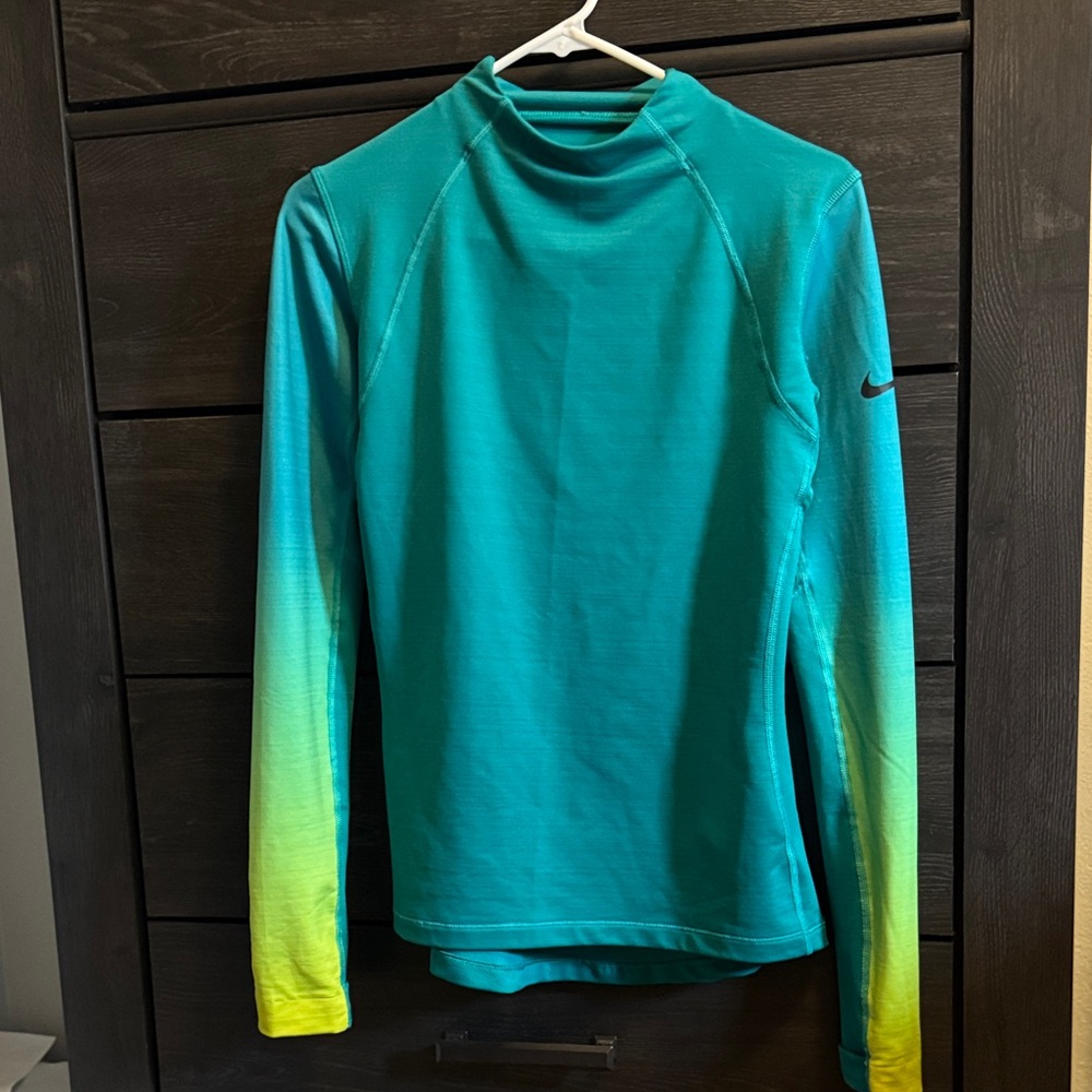 Nike Pro Hyperwarm Women’s Medium Green Ombre Top